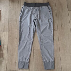 Abercrombie & Fitch YPB Motion Tek Jogger size large NWT